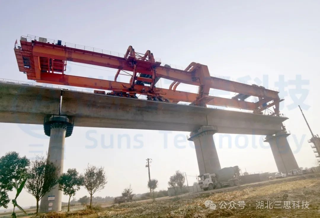 陜西1000噸單導(dǎo)梁架橋機(jī)安全監(jiān)控系統(tǒng)新增功能行業(yè)首創(chuàng)，設(shè)備安全大升